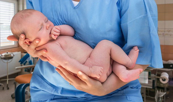 5,200+ Nurse Holding Baby Stock Photos, Pictures & Royalty-Free