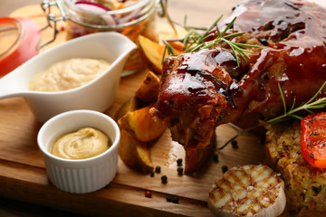 Traditional shank with garnish