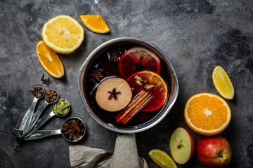 Mulled wine and ingredients