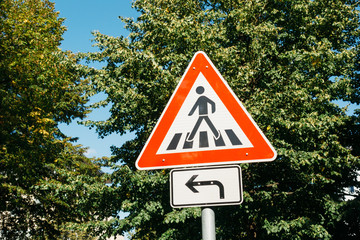 pedestrians crossway traffic sign