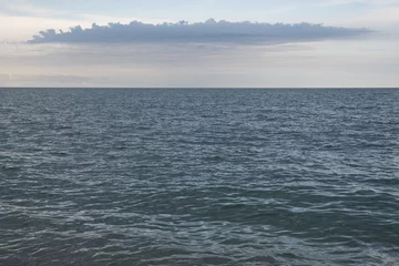Foto auf Alu-Dibond de adriatische zee met een regenwolk © twanwiermans