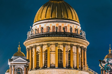 Obraz premium Saint Isaac's Cathedral Night view city Saint-Petersburg.