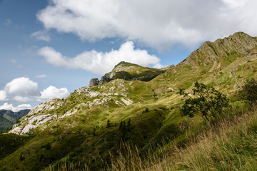 Mountain views. Between huts and nature