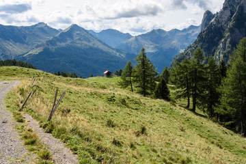 Obraz premium Alpine church in the mountains