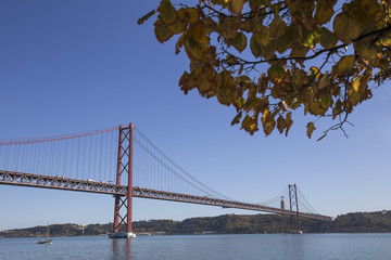ponte 25 de abril bridge lisbon portugal