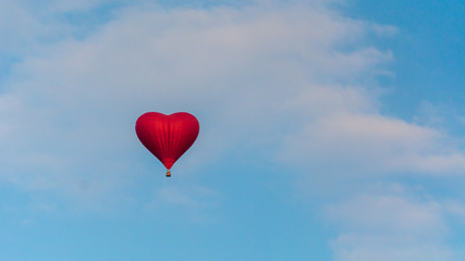Obraz na płótnie Canvas Red heart balloon.