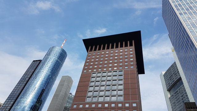 Main-Tower und andere sanfte Riesen