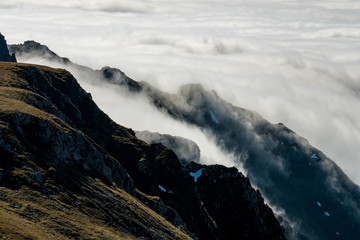 Nebelmeer über den österreichischen Bergen