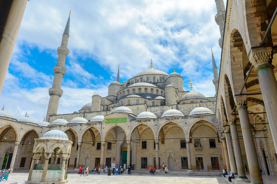 the inner courtyard of the Blue Mosque in Istanbul