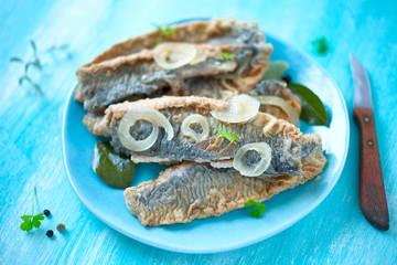 Backfisch mit Zwiebel
