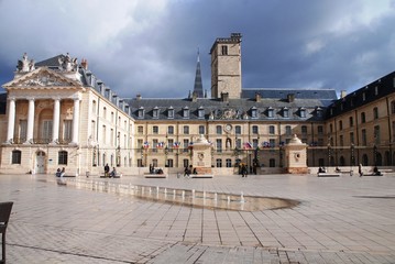 Fototapeta na wymiar Dijon : Centre-ville