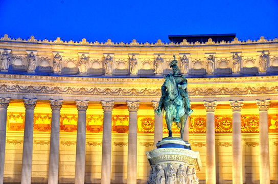 Rom Piazza Venezia in der blauen Stunde