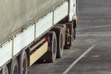 Naklejka premium Szczegóły ciężarówki Cargo