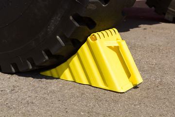 Parking stop for car wheels