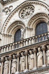 Fototapeta na wymiar Notre Dame de Paris - Statue d'Adam