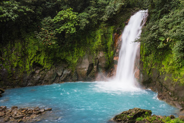 Fototapeta na wymiar Rio Celeste Waterfall