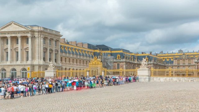 Head main entrance timelapse with the tourists in the Versailles Palace. Versailles, France.