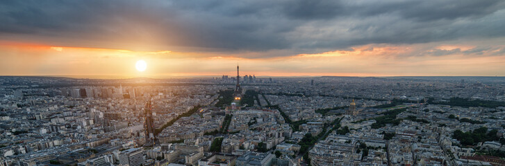 Panorama Paris im Sonnenuntergang