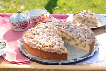 Rhabarberkuchen mit Streuseln