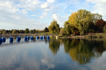 Schwimmende Br&uuml;cke im Seepark