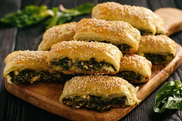 Tafelkleed Puff pastry rolls  with spinach and ricotta. © O.B.