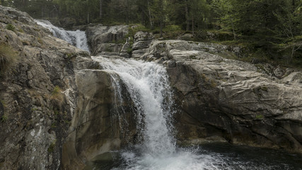 Fototapeta na wymiar cascada