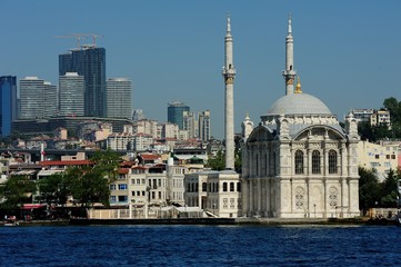 Fototapeta na wymiar Ortakoy Mosque, Mecidiye Mosque and Bosphorus Sides, Istanbul, Turkey.