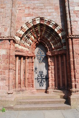 Fototapeta premium Porte Cathédrale St Magnus Kirkwall brique rouge