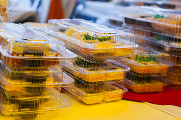 Sushi empaquetado para llevar