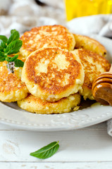 Cottage cheese pancakes with honey