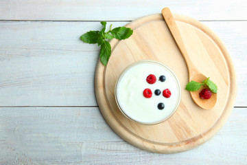 Yogurt with berries and mint