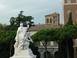 Statue in paek, Roma