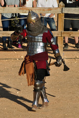 Caballero medieval camino del Torneo