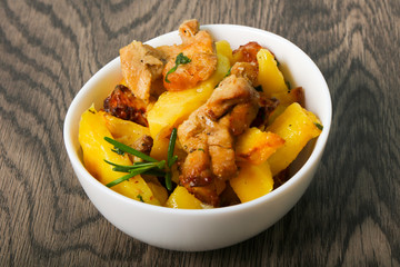 Fried potato with pork