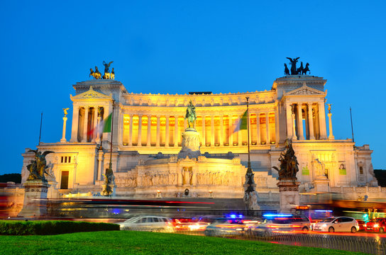 Rom Piazza de Venezia in der blauen Stunde