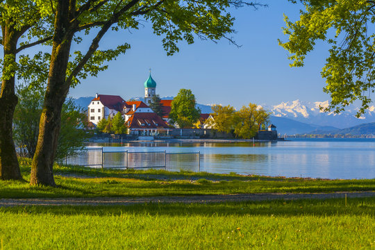 Germany, Bavaria, Bayern, Swabia, Schwaben, Wasserburg am Bodensee