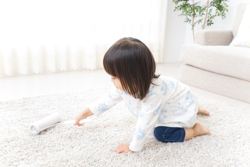 掃除をする子供