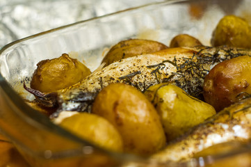 mackerel with potatoes baked in the oven
