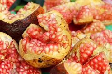 Pomegranate fruit is delicious at street food