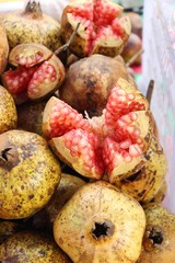 Pomegranate fruit is delicious at street food