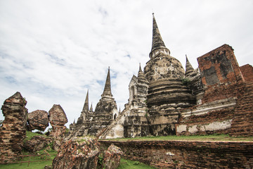 Wat Phra Si Sanphet Ayutthaya -  Ayutthaya Historical Park has been considered a World Heritage Site on December 13th, 2534 in the historic city of Ayutthaya.