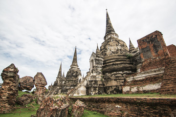 Fototapeta premium Wat Phra Si Sanphet Ayutthaya - Ayutthaya Historical Park has been considered a World Heritage Site on December 13th, 2534 in the historic city of Ayutthaya.