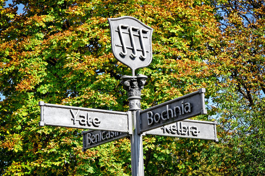 Schild der Partnerst&auml;dte Bad Salzdetfurth, Niedersachsen