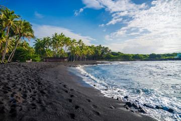 Punaluu zwart zandstrand, Big Island, Hawaii