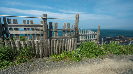Obraz premium Wooden Fence Viewpoint And Sea Scenery