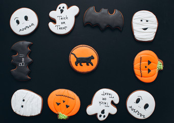 Gingerbreads for Halloween: Mummy, bat, pumpkin, ghost, black cat