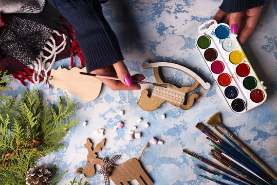 Making toys for Christmas decorations