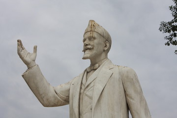 Fototapeta premium Statue of Eleftherios Venizelos at Thessaloniki city in Greece