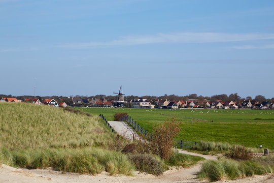 Ameland Hollum mit Windm&uuml;hle