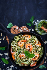 Spaghetti with prawns and homemade pesto sauce